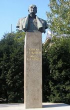 pomník: R. J. Malinovskij 