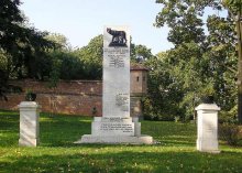 pomník: Italové zemřelí na Špilberku