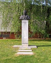 pomník: J. Obrovský