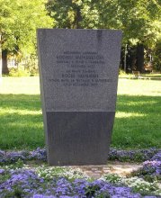 pomník: R. Valhubert