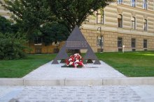 Odhalení pomníku věnovaného obětem válek a nesvobody 20. století