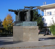 pomník: hrdinové povstání 1944