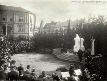 Slavnostní odhalení Mendelova pomníku v roce 1910