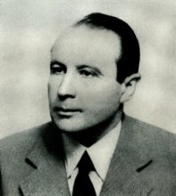 Oskar Jellinek. Foto In: K. Krejčí, O. Jellinek. Leben und Werk, In: Spisy Univerzity J. E. Purkyně v Brně. Filozofická fakulta , č. 121, Brno 1967.) - "Oskar Jellinek, foto z doby krátce před rokem 1939, autorem fota Gustav Braun, Brno).