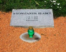 Vídeňská 96, skupina 56a - čestný hrob Konstantina Hladkého. Foto Jis, září 2007.