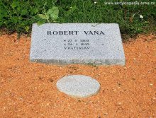 Vídeňská 96, skupina 56a - čestný hrob Roberta Váni. Foto Jis, září 2007.