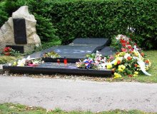 Hrob Rudolfa Firkušného (a jeho paní) na Ústředním hřbitově v Brně. Foto Jis, září 2007.