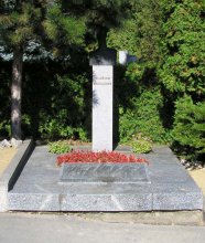 Místo posledního odpočinku Oldřicha Mikuláška na Ústředním hřbitově v Brně. Foto Jis, září 2007.