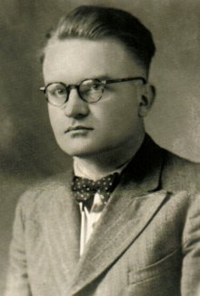 František Wetter - maturitní foto z roku 1927. Fotografii poskytla paní Darja Řezaninová (neteř Fr. Wettera), děkujeme.