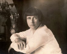 Linka Procházková, 20. léta 20. století. MuMB sbírky.