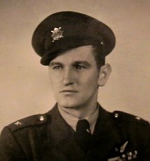 Rudolf Procházka, (1945-1948). Fotografii poskytl pan Jiří Iliev. Děkujeme.
