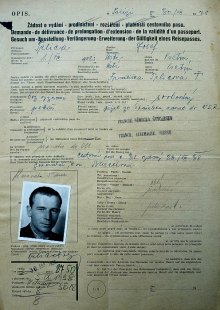 Žádost o vydání cesovního pasu pro návrat do ČSR Josefa Trlici. In: Státní okresní archiv Vsetín, fond Okresní úřad ve Vsetíně, inv. č. 509, kart. 226. Kopii dokladu poskytl pro encyklopedii PhDr. Tomáš Baletka, Ph. D., ředitel archivu....