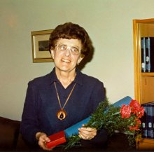 PhDr. Olga Kolaříková v den, kdy získala titul DrSc.,1985. Fotografii poskytl pan Ladislav Bartoš, děkujeme.