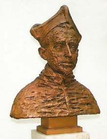 Busta Františka z Dietrichštejna. Dílo ak. sochaře Nikose Artmutidise je umístěno na nádvoří zámku Mikulov (2006). Zdroj: informační leták Mikulov.