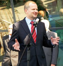 Rektor Masarykovy univerzity Petr Fiala na slavnostním otevření areálu Univerzitního kampusu Bohunice. Zdroj: Masarykova univerzita Brno, foto: Aleš Ležatka.
