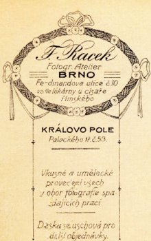 Zadní část fotografií, na níž je umístěna inzerce Františka Racka. Snímek z rodinného archívu zaslal pan Ladislav Bartoš, děkujeme.
