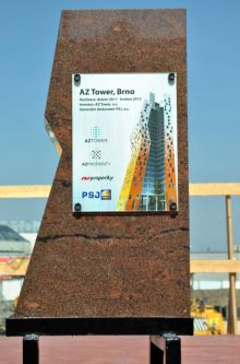 základní kámen: stavba budovy AZ Tower