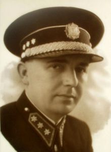 Podobenka Hynka Viktorina, která je uvedena na jeho pomníku v Brně-Židenicích. Fotografii zaslal pan J. Šlesinger, děkujeme.