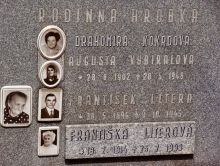 Rodinná hrobka, na níž je uvedeno i jméno Františka Litery. Fotografii poskytla paní Jana Nečasová, vnučka pana Litery. Děkujeme.