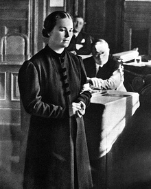 Marie Velgová při druhém soudním procesu v roce 1938 před soudem v Novém Jičíně. Fotografii pro naši encyklopedii poskytl jeden z našich čtenářů, děkujeme.