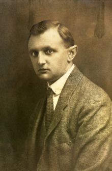 Milan Vuletič na fotografii z roku 1920. Fotografii poskytl MUDr. Tomáš Nebeský, děkujeme.