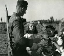 Josef Růžička na fotografii z roku 1945. Zdroj: MuMB, inv. č. 14 761, př. č. 216/87.