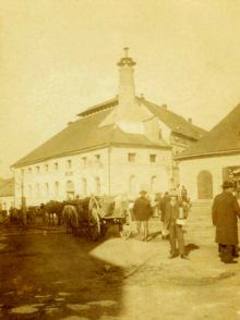 Pivovar ve Velké Bíteši, jehož sládkem byl Karel Ludvík Staller. Fotografii poskytl Mgr. Ivo Kříž, Muzeum Velká Bíteš. Děkujeme.
