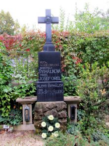 Místo posledního odpočinku Josefa Orla, Židenický hřbitov v Balbínově ulici. Fotografii pořízenou v dubnu 2013 pro naši encyklopedii poskytl pan Pavel Vlach, děkujeme.