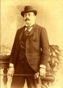 Eduard Viewegh v roce 1898. Zdroj: kopie originální fotografie uložené v archivu VUT v Brně.