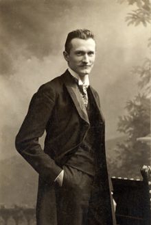 Franz Holik ml. Fotografii pro naši encyklopedii poskytla paní Iduna Holik, která žije ve Vídni. Děkujeme.