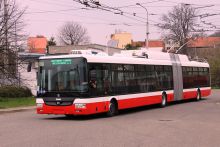 Příjezd prvního kloubového trolejbusu Škoda 31Tr SOR do Brna