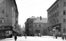 Plzeňská pivnice U Polenků, ulice Česká, kterou Adolf Polenka vedl. MuMB - sbírky.