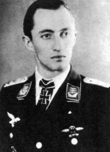 Franz Hrdlička. RAJLICH, Jiří a Ivo PEJČOCH. Dva Walterové: příběhy dvou československých občanů, sloužících jako piloti Luftwaffe. Cheb: Svět křídel, 2012.