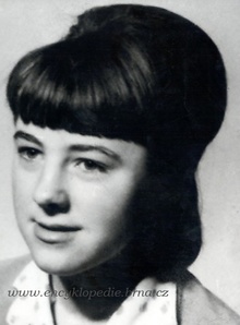 Danuše Muzikářová. Fotografii z archívu paní Jaroslavy Juránkové pro naši encyklopedii poskytl pan Jan Břečka, Historické oddělení MZM. Děkujeme.