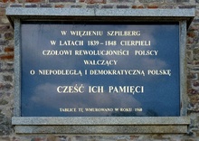 pamětní deska: věznění Poláci