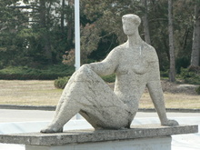 sochařská realizace: Žena